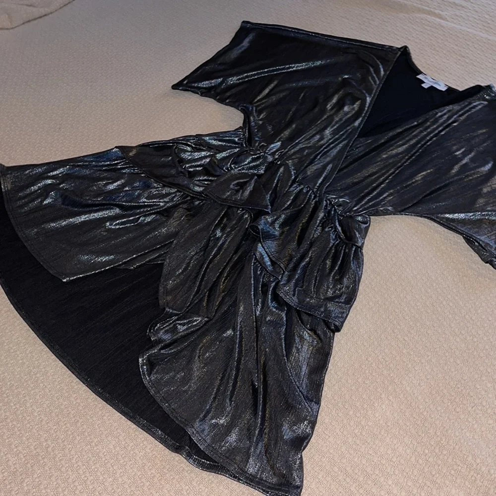 Women’s Dress - Picture 2 of 7